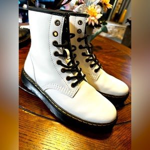 Dr. Martens boots size 7 L
